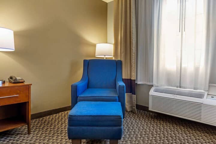 Room 7 of 27