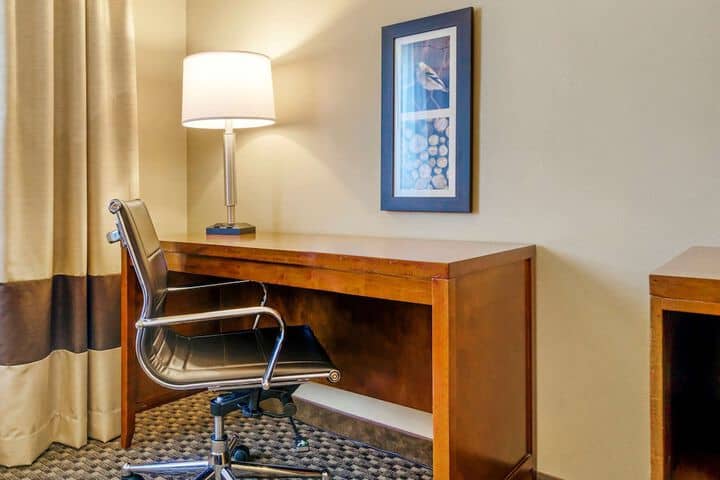 Room 8 of 27