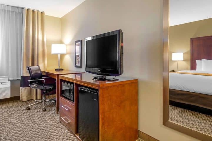 Room 6 of 27